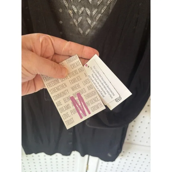 NEW! LuLaRoe Medium Cheryl Lightweight Button Up Cardigan Sweater Black NWT - Picture 4 of 5